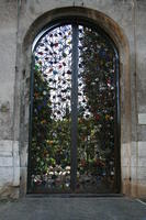 Porta di Jannis Kounellis per Santa Croce in Gerusalemme (2007)