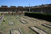 Chiostro grande con le tombe dei certosini