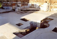 Efeso, basilica di San Giovanni evangelista: fonte battesimale