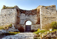 Efeso: porta delle Persecuzioni che dà accesso alla basilica di san Giovanni evangelista