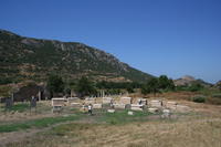 Efeso: tombe sulla strada verso la basilica del Concilio