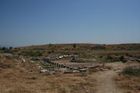 Monumento del porto, commemorativo della vittoria di Ottaviano ad Azio nel 31 a.C. (Paolo lo vide probabilmente imbarcandosi)