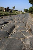 La via Appia antica, percorsa da Paolo e Luca alla volta di Roma (clicca per il testo)
