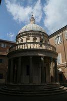 San Pietro in Montorio: il Tempietto del Bramante, voluto dai "re cattolici" come voto per la nascita del figlio
