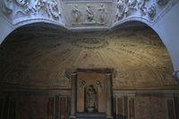 San Pietro in Montorio: il Tempietto del Bramante, stucchi della cappella inferiore