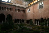 San Lorenzo fuori le mura: il chiostro romanico