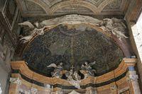 Battistero Lateranense: il mosaico del V secolo con l'agnello cristologico e le croci