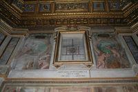 Battistero Lateranense: tondi con Costantino e la basilica di S. Lorenzo