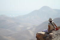 Meditando le tentazioni di Gesù nel deserto di Giuda