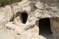 Tel Shush: tomba con pietra circolare di chiusura ("Chi ci rotolerà la pietra del sepolcro?")