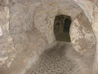 La cosiddetta Tomba del Giusto o di San Giuseppe, sepoltura con pietra che rotola, presso il convento delle Suore di Nazareth