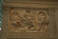 Ara pacis Augustae: Tellus/Venere genitrice, ossia la Pax con i suoi frutti