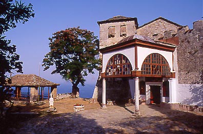 Il portale di ingresso della Grande Laura